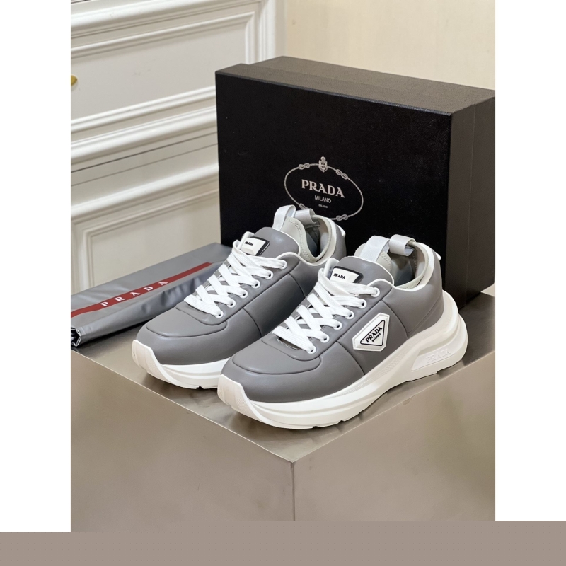 Pra*a casual shoes